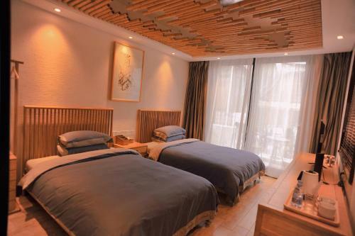 Hostal ????????