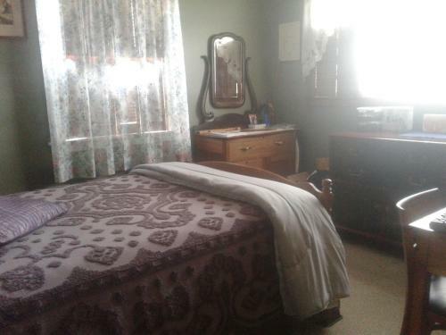 Karen's Place Room #1