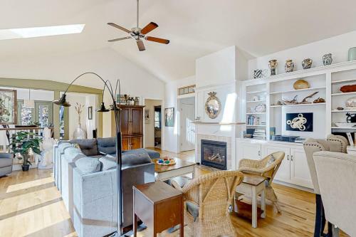 Knickerbocker Lake Retreat