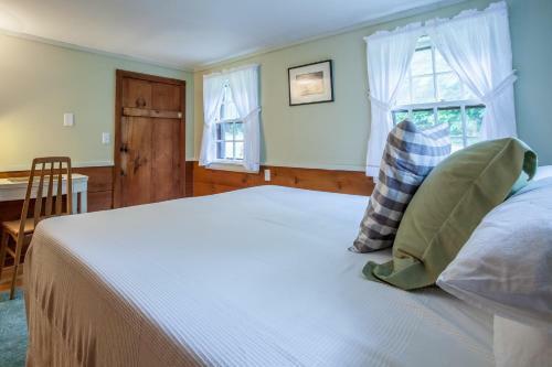 Boothbay Lake House