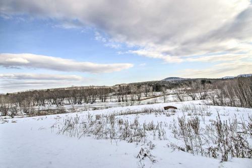 Cozy Bethel Escape With Views Less Than 10 Mi To Ski!