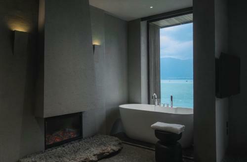 Yakamoz Erhai Hotel