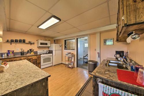 Dexter Apartment With Serene Views Fish And Golf