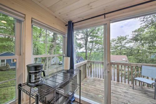Apartamento Idyllic Edgecomb Forest Studio With Balcony!
