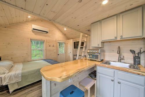 Apartamento Idyllic Edgecomb Forest Studio With Balcony!
