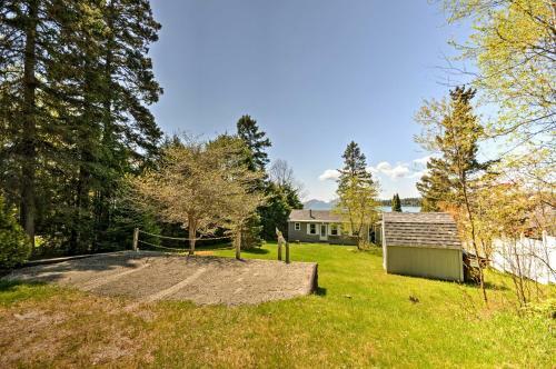 Bayfront Hancock Cottage With Beautiful Walking Beach
