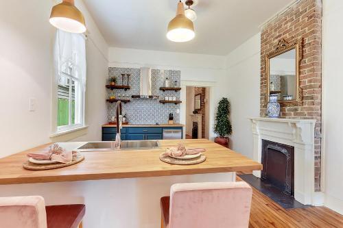 2bd French Luxury W/ Courtyard