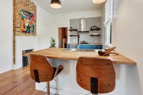 2bd Luxury Modern W Courtyard