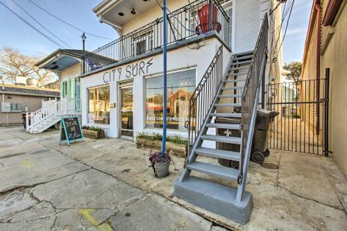 Apartamento Uptown Nola 2br Apt On Magazine St With Backyard!