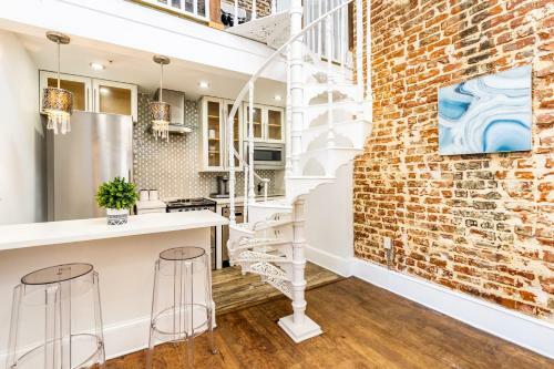 Apartamento 2bd Condo Steps To Everything With Balcony & Courtyard
