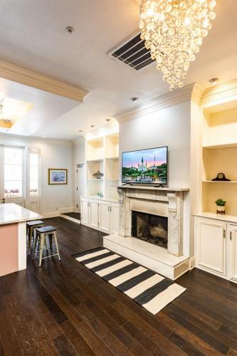 Apartamento 2bd Condo Steps To Everything With Balcony & Courtyard