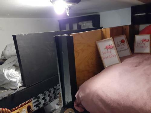 Albergue 30 Day Stay Minimum Required Loft Beds