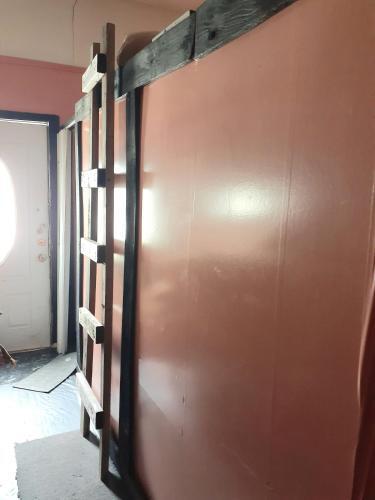 Albergue 30 Day Stay Minimum Required Loft Beds