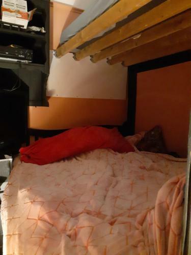 Albergue 30 Day Stay Minimum Required Loft Beds