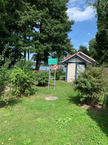 Apartamento Ferienwohnung Zum Schlo�