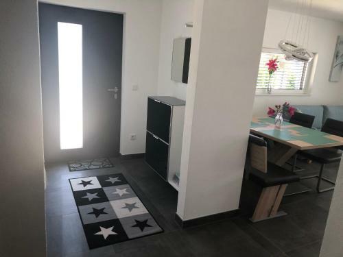 Apartamento Moderne Ferienwohnung Mit Terrasse Und Garten