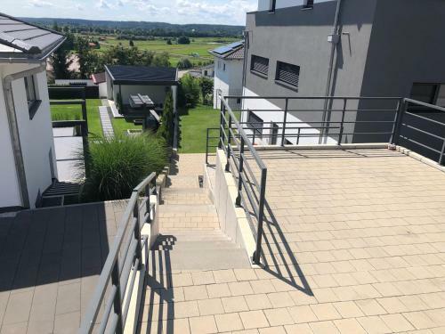 Apartamento Moderne Ferienwohnung Mit Terrasse Und Garten