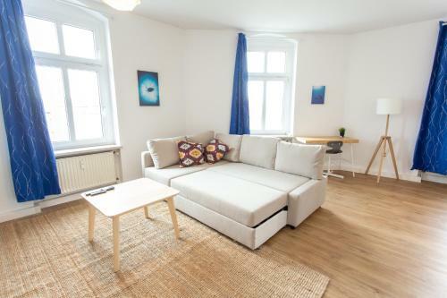 Full House Studios - Blue Ocean Apartment - Ntflx + Nespresso