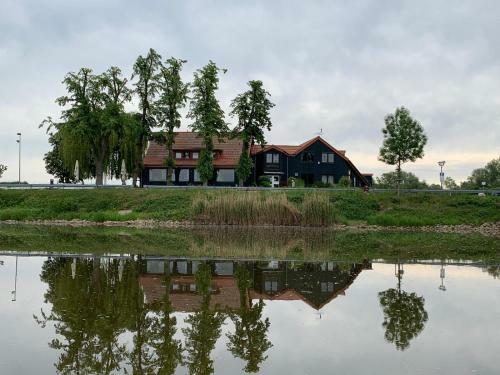 Hostal T�ndernsche Warte