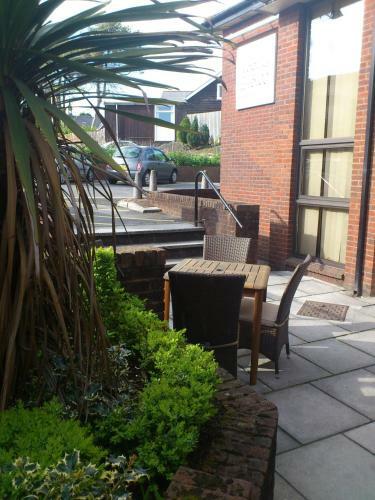 Thomas Arms Hotel