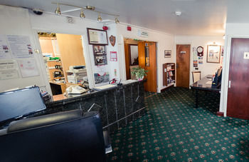 Huddersfield Central Lodge Hotel