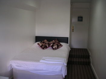 The Huddersfield Hotel