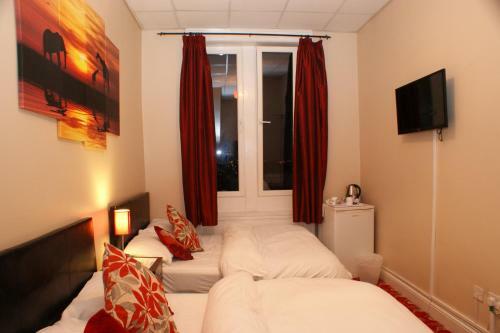 Hostal Edgerton Guest House
