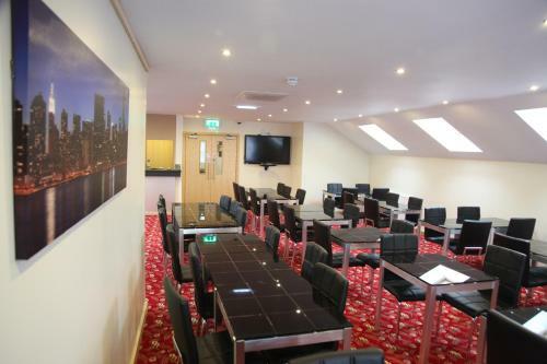 Cambridge Hotel