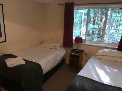 Hostal The Admirals Inn Guest House
