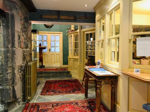 Busy Lizzie Cottage