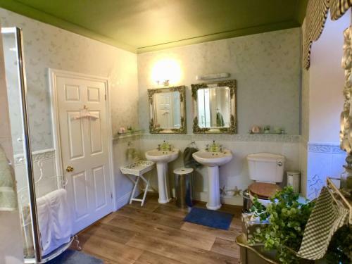 Hostal Ty Anne Guest House
