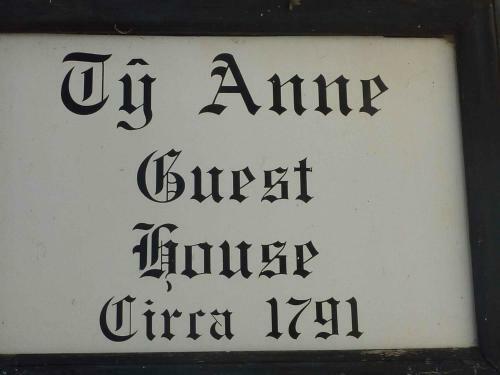 Hostal Ty Anne Guest House