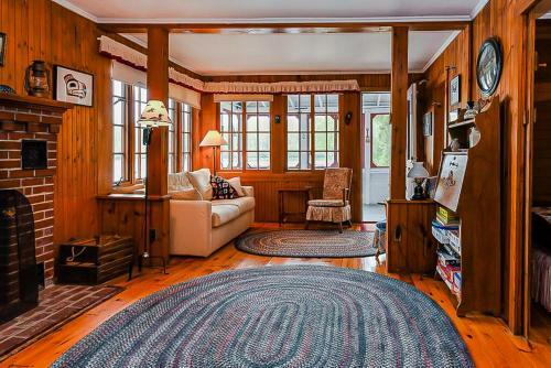 Boulder Pointe Cottage