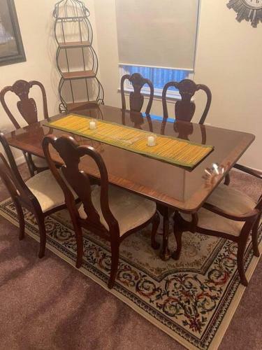 Entire Private Home - 2 Bedroom. Sleeps 3+