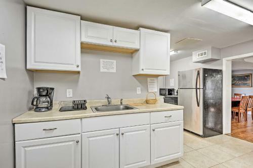 Cozy Bel Air Home - Walk To Main Street Shops