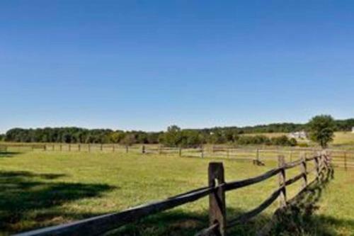 Pleasant Hills Farm Guest House