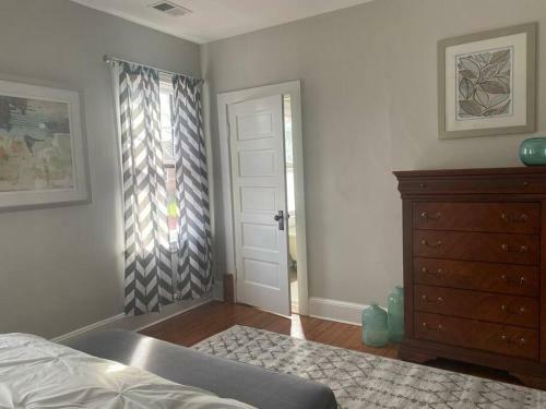 Spectacular Location Two Bedroom State Circle Apartment