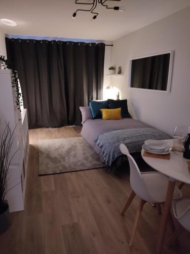 Fantastic Centrally Located 1 Bed Apartment