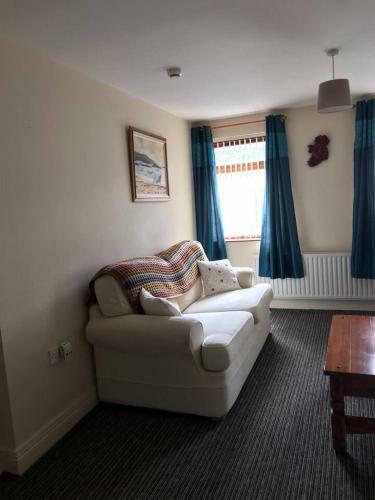 Inviting 2-bed Apartment In Derry