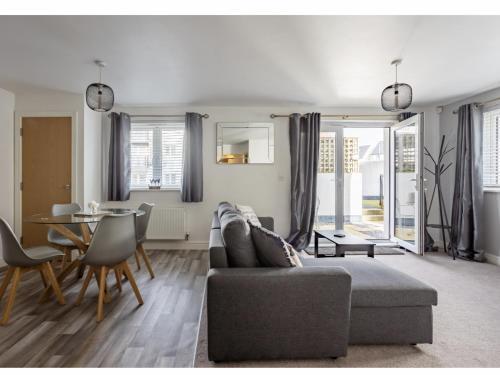 Stunning 2-bed Apartment In Newton Abbot