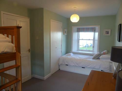Charming Cottage In North Berwick With Sea Views