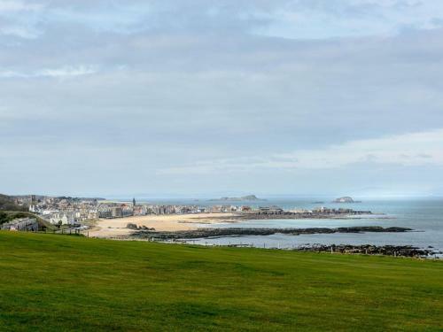 Charming Cottage In North Berwick With Sea Views