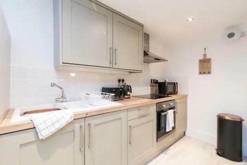 Inviting 1-bed Hot Tub Apartment In Nottingham