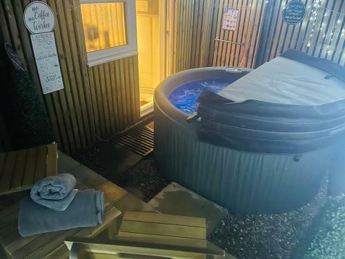 Inviting 1-bed Hot Tub Apartment In Nottingham