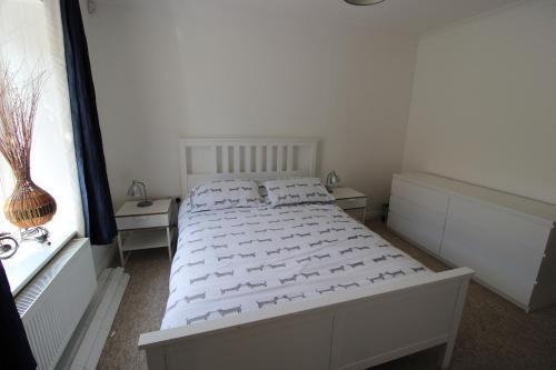 Beautifully Presented Three Bedroom House In Poole