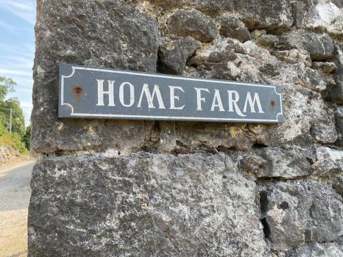 Massive Enclosed Garden & Stunning Views St Asaph