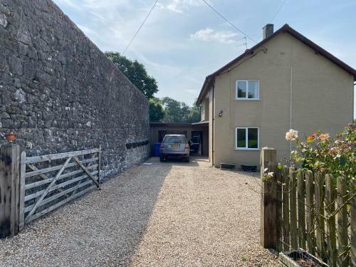 Massive Enclosed Garden & Stunning Views St Asaph