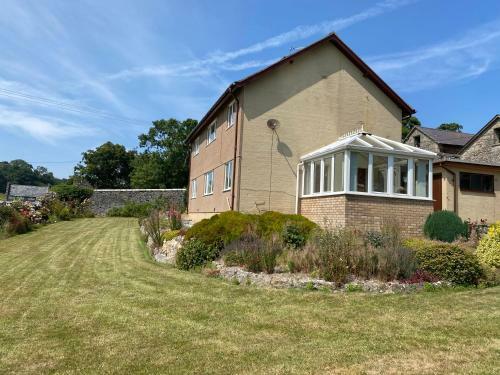 Massive Enclosed Garden & Stunning Views St Asaph