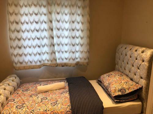 Nice 3-bed House In Farnham Royal Slough