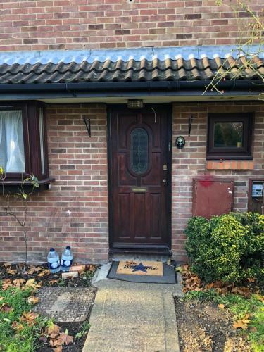 Nice 3-bed House In Farnham Royal Slough